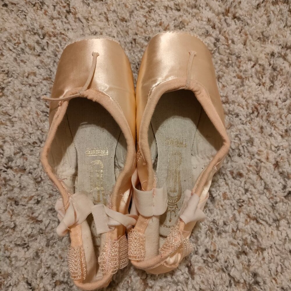 Freed pointe shoes crown 2 xx